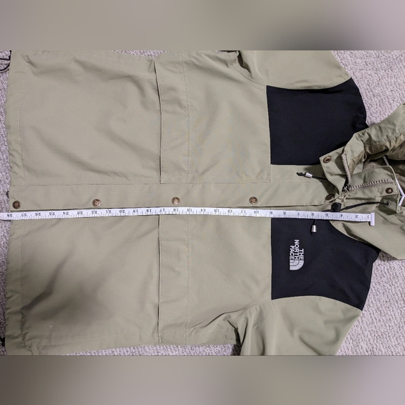 The North Face Eco Mountain Jacket - Picture 9 of 11